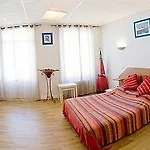 Les Colombes Ξενοδοχείο *