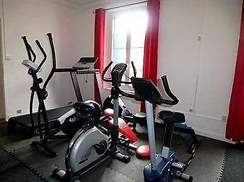 Les Colombes Hotel *